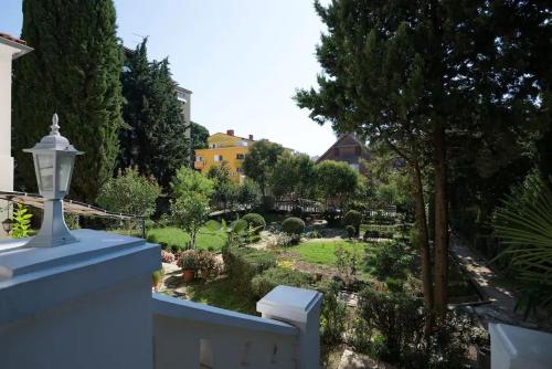 Apartments with a parking space Pula - 14565 - image 10