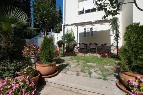 Apartments with a parking space Pula - 14565 - image 9