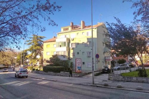 Apartments with WiFi Split - 14594 