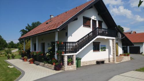 Apartments with a parking space Smoljanac, Plitvice - 14657 - Smoljanac
