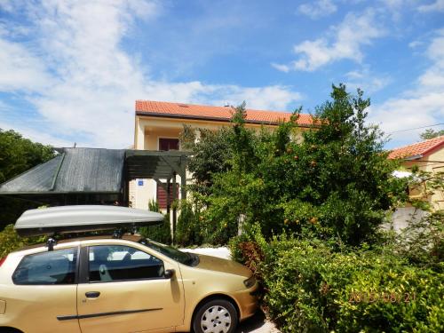 Family friendly seaside apartments Preko Ugljan - 14692 - image 11