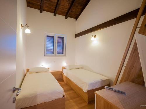 Holiday house with a swimming pool Preko Ugljan - 14707 - image 14