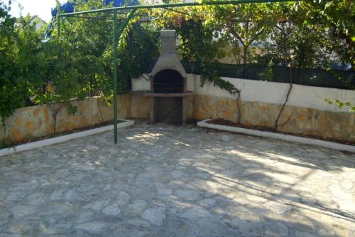 Seaside holiday house Vinisce Trogir - 14704 - image 7