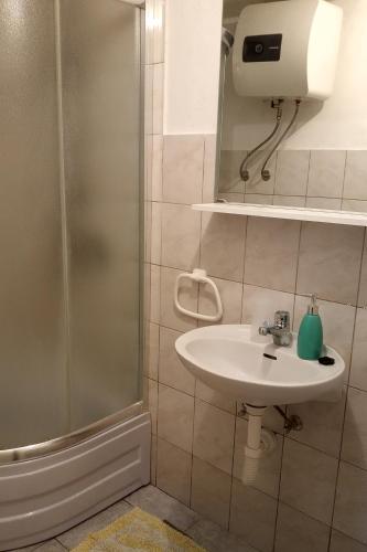 Seaside holiday house Vinisce Trogir - 14704 - image 11