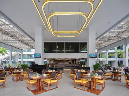 Restaurant, The Kee Resort & Spa in Phuket