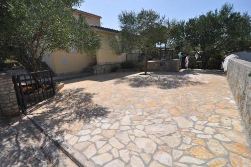 Apartments by the sea Necujam Solta - 14729 Grohote 