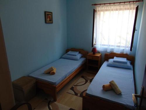 Apartments by the sea Sucuraj Hvar - 14736 - image 7