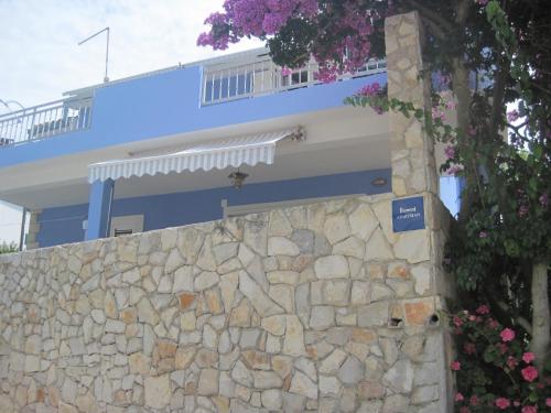 Apartments by the sea Maslinica Solta - 14748 - image 14