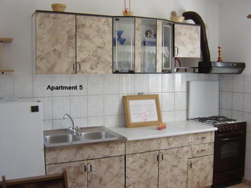 Apartments with WiFi Lopar Rab - 14804 - image 5