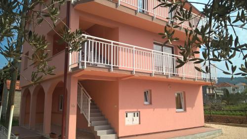  Apartments with a parking space Poljica, Trogir - 14803 in Marina