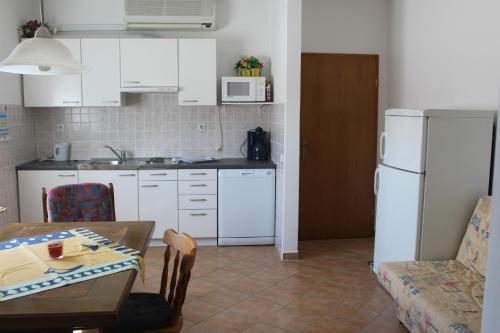 Apartment Rab 14792d - image 2