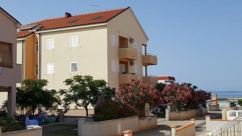  Apartments by the sea Privlaka, Zadar - 14816 in Privlaka