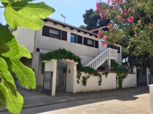 Apartments with a parking space Vodice - 14835 