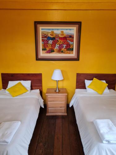 2 twin beds