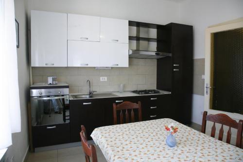 Apartments by the sea Rijeka - 14849 - image 4