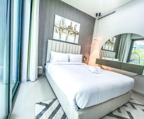 STAY BY LATINEM Luxury 1BR Holiday Home CV A107 near Burj Khalifa, Dubaj (zdjęcie 3)