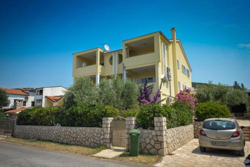  Apartments by the sea Stara Novalja, Pag - 14883 in Novalja