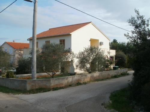 Apartments by the sea Ugljan - 14898 - Location saisonnière - Ugljan