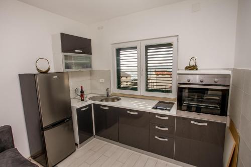 Apartments with a parking space Sumpetar Omis - 14941 - image 6
