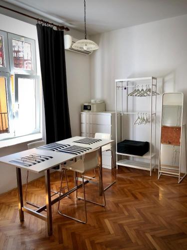 Studio image 7