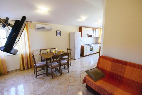 Apartment Preko 14985b - image 13
