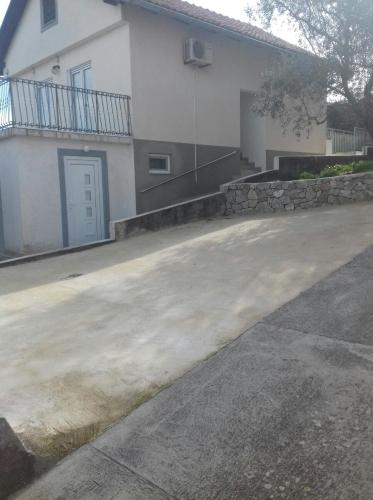 Apartments with a parking space Poljana Ugljan - 15019 - image 6