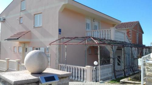  Apartments by the sea Sukosan, Zadar - 15036 in Sukošan