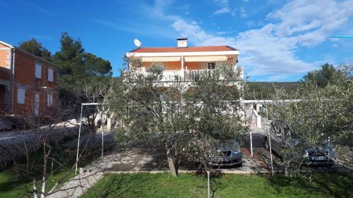  Apartments by the sea Sukosan, Zadar - 15036 in Sukošan