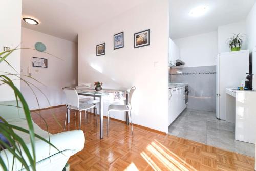 Apartments with WiFi Split - 15046 - image 2