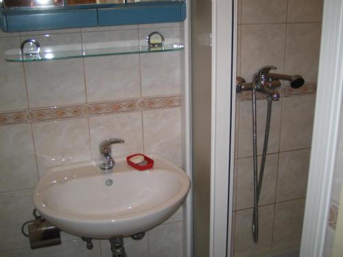 Two-Bedroom Apartment with Terrace image 8