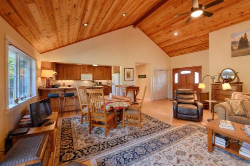 Elk Meadows House - image 7