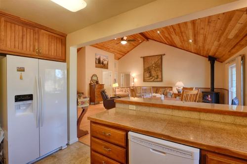 Elk Meadows House - image 14