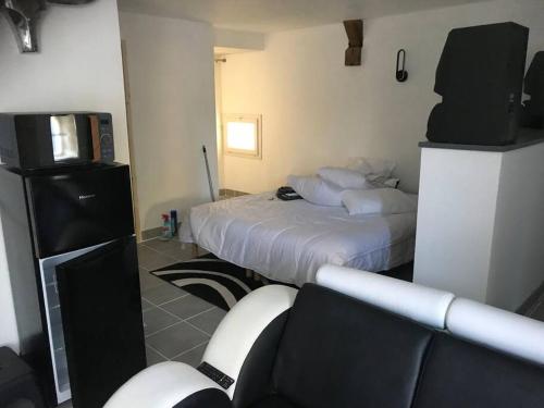 colymini studio 2 personnes raffiné (colymini studio 2 personnes raffine) in Sourzac