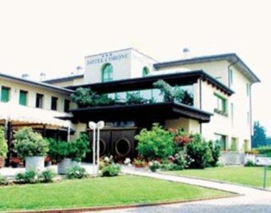 . Hotel Corone