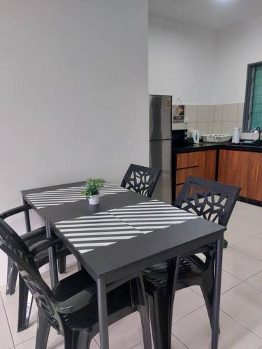 BOHEMIAN HOME 3 bedroom -10 mins to Mid Valley, Kuala Lumpur (Foto 9)