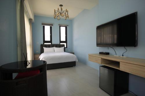 Double Room with Terrace image 4
