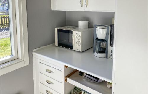 ห้องครัว, Nice Home In Ljungby With Wifi in ยุงบี