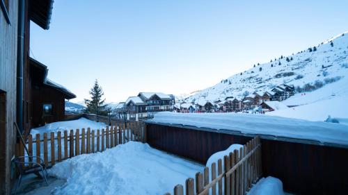 Suite with Mountain View