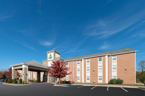 Holiday Inn Express Prince Frederick, an IHG Hotel