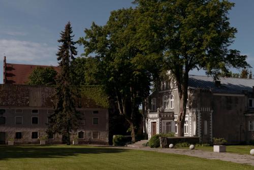 ŻAR - Dworek w Żarnowcu