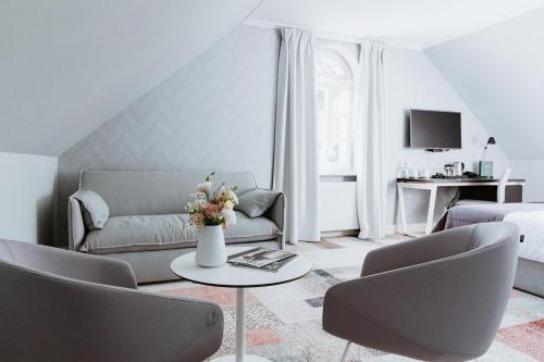 1 double bed, 1 sofa bed