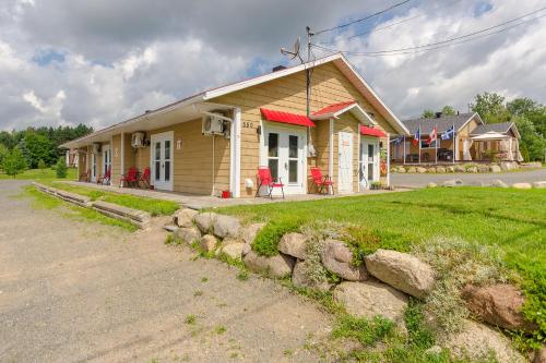 ทัศนียภาพภายนอกโรงแรม, Le Saint Alex in แซ็ง อเลซี เด มงต์ (ควิเบ)