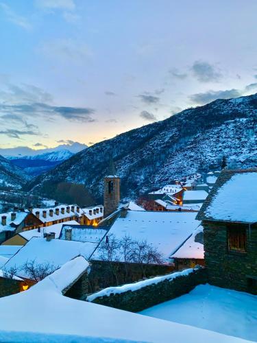 Tuvākā izklaides vieta, CASA TON, junto a Baqueira y Aigüestortes (CASA TON, junto a Baqueira y Aiguestortes) in Isila