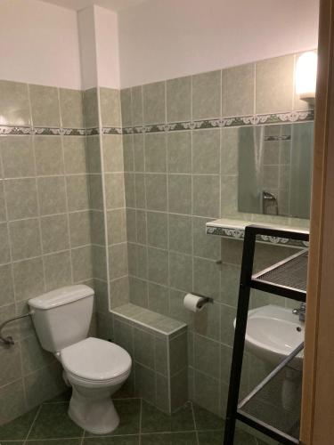Apartment with Shower