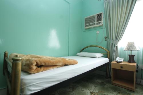 room detail thumbnail 2