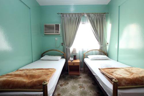 room detail thumbnail 2