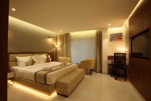 Royal Plaza Suites