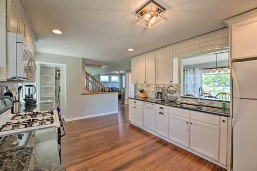 Lakefront Oasis with Boat Dock, Fire Pit, Grill in Antioch (TN)