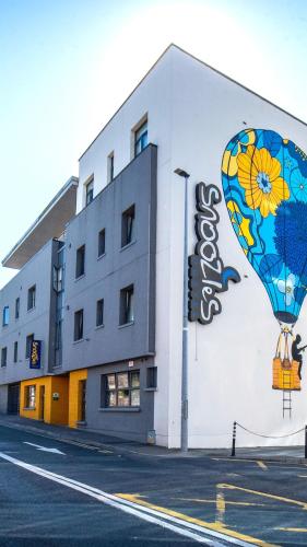 Snoozles Hostel