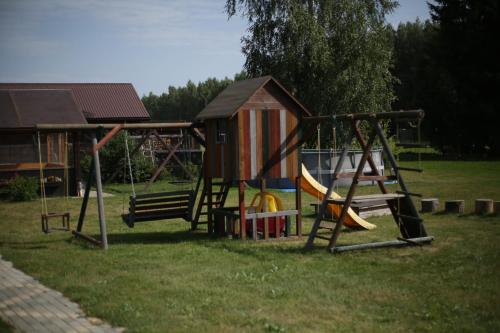 Játszótér, Viesu māja Ramatas (Viesu maja Ramatas) in Skulte